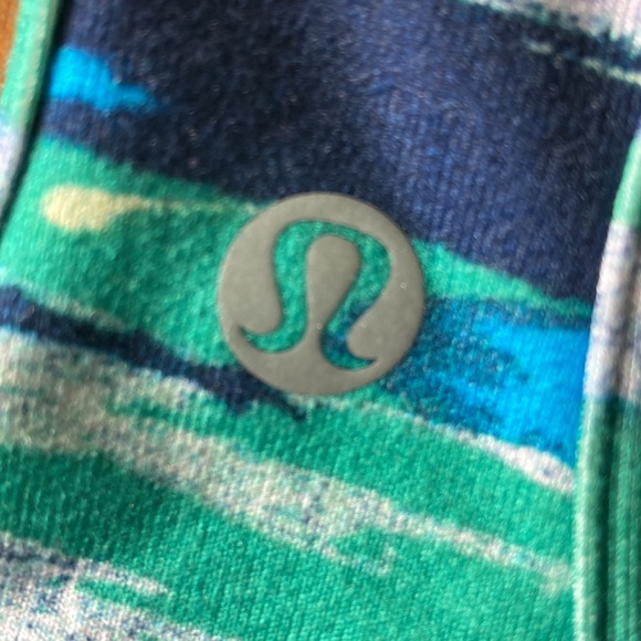 Lululemon racer back tank size 2 - Picture 3 of 3